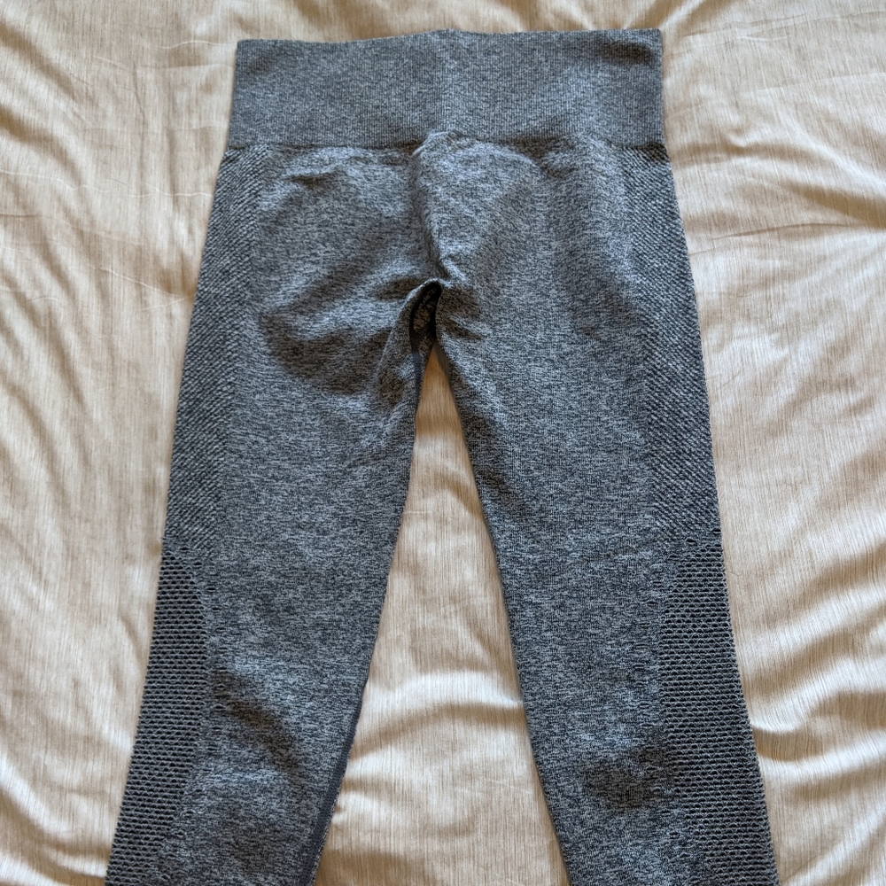 Grey seamless leggings